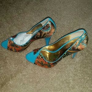 Carlos Santa Pounce-blue leopars fun heels